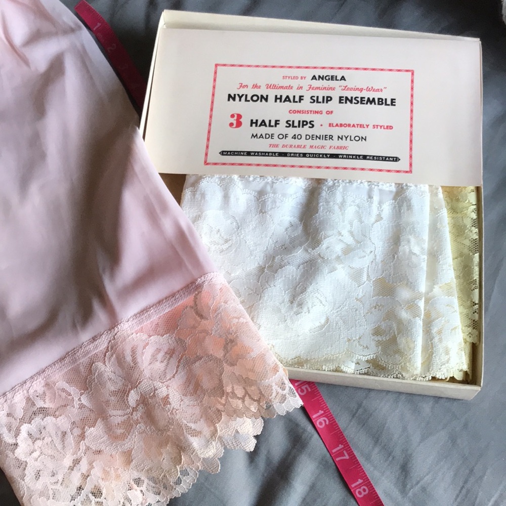 🌸Vintage 3 pack of half slips🌸